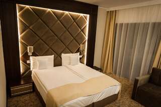 Отель Hotel President SPA Бэйле-Феликс Номер с кроватью размера «king-size»-5